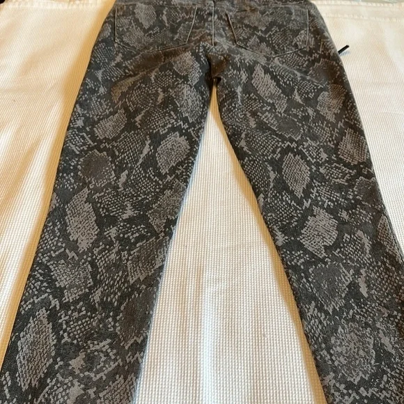 Wit & Wisdom Absolution Snakeskin Print Skinny Jeans Size 0 - Picture 14 of 14